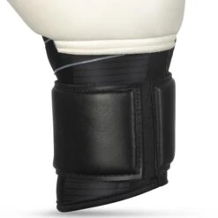 SELECT Goalkeeper Gloves - 88 Pro Grip -Select 10484894 500080 black white 88 Pro Grip v24 gloves extra closeup